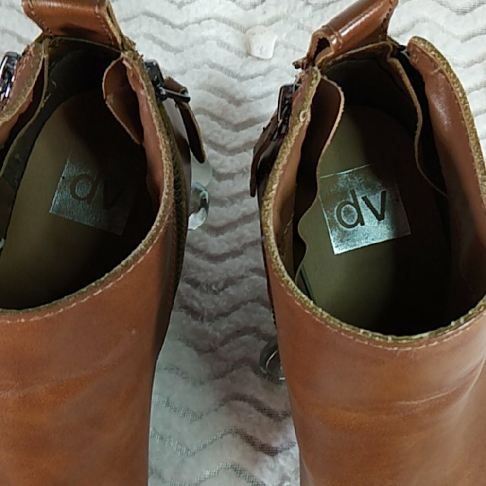EUC DV by Dolce Vita Vegan Leather Ankle Booties - Picture 4 of 4
